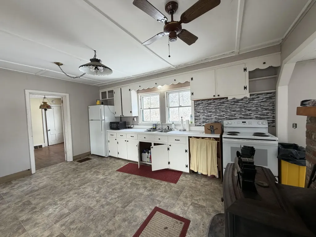 1779 River Road Clinton ME 04927