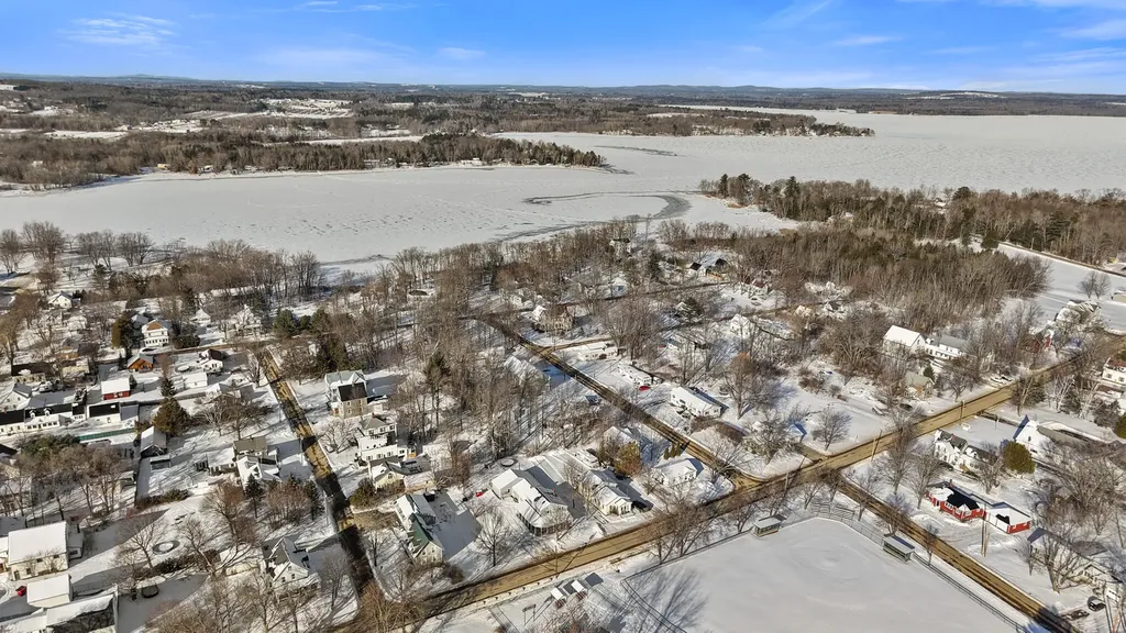 22 Grove Street Newport ME 04953