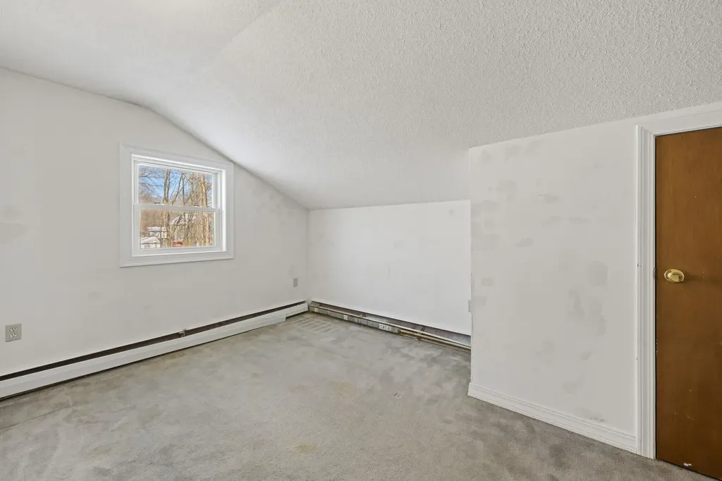 22 Grove Street Newport ME 04953