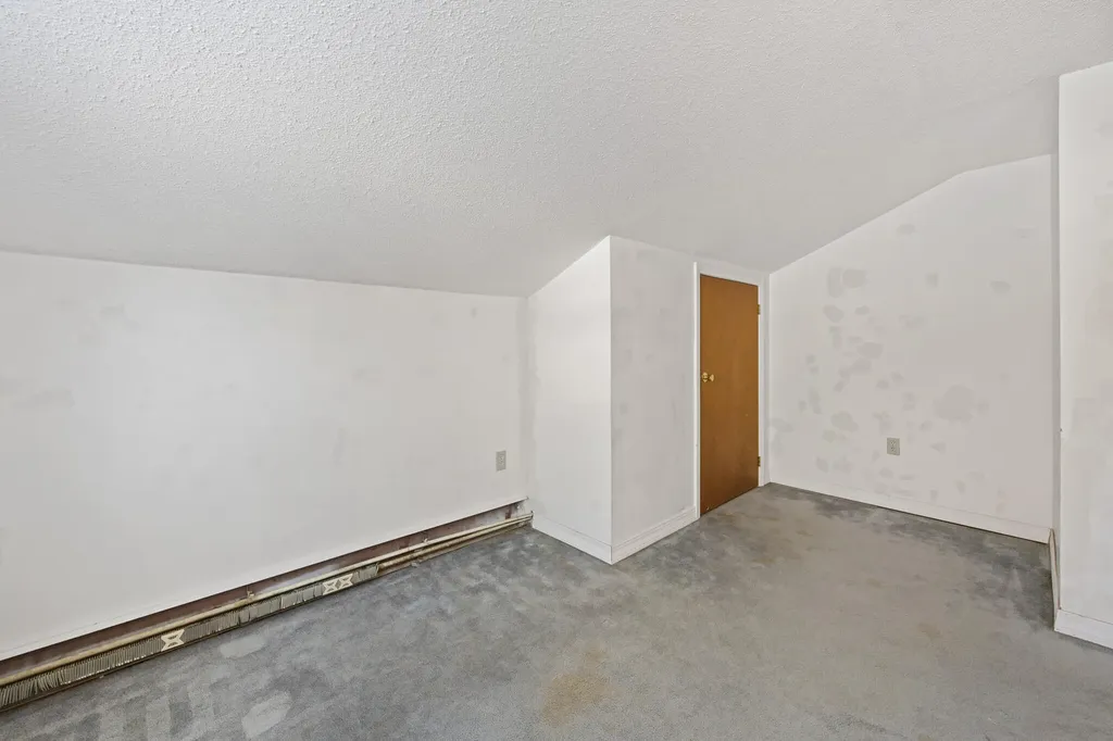 22 Grove Street Newport ME 04953
