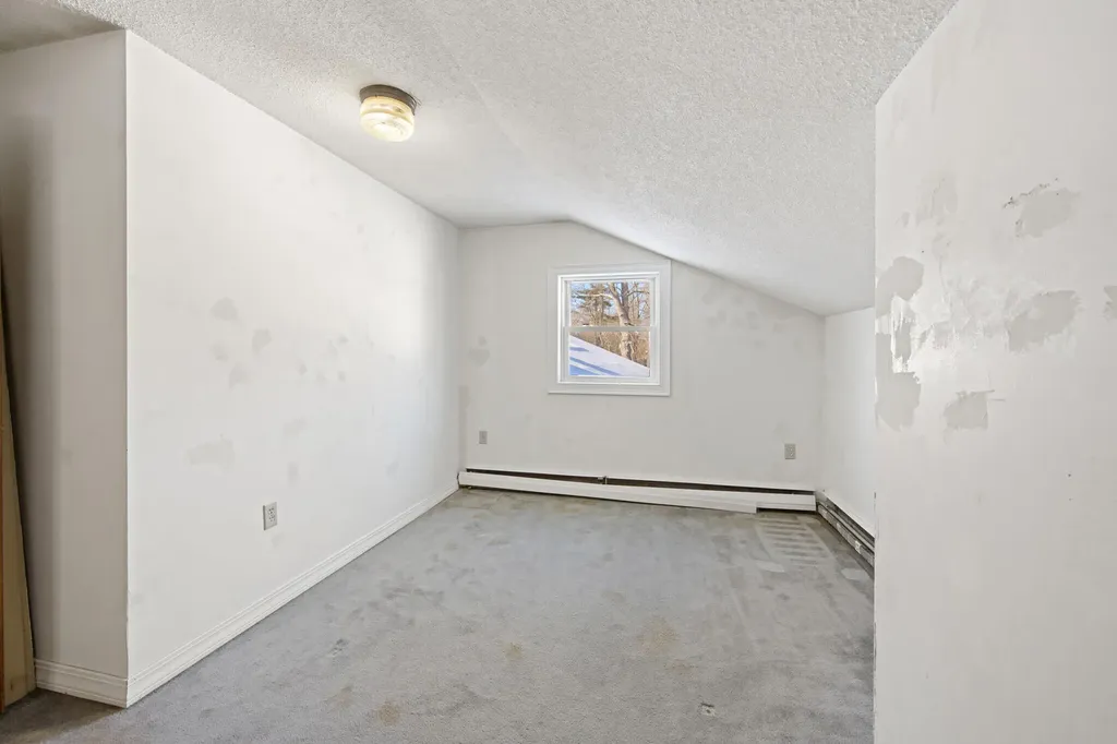 22 Grove Street Newport ME 04953