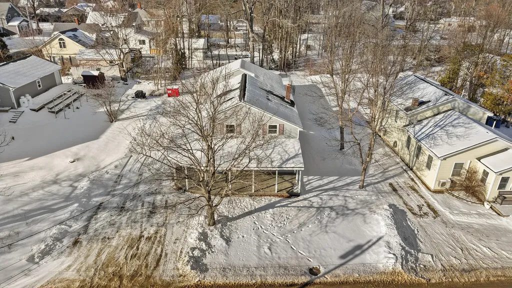 22 Grove Street Newport ME 04953