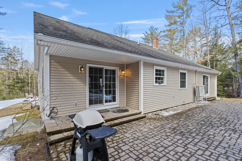 11 Merrill Drive Harrison ME 04040