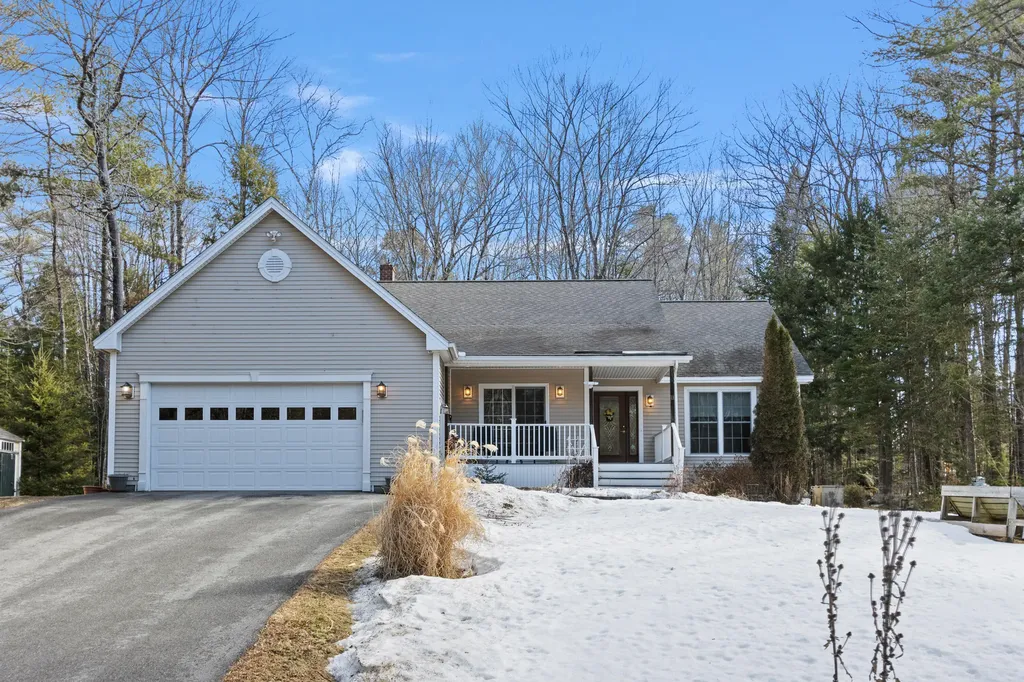 11 Merrill Drive Harrison ME 04040