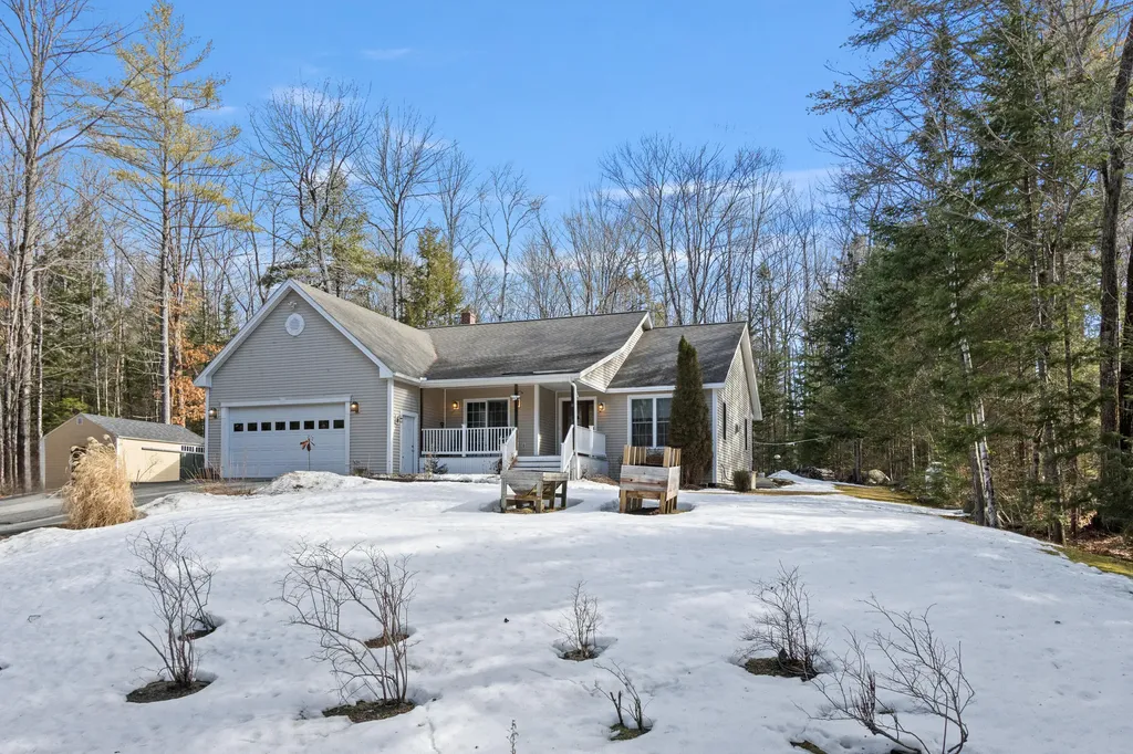 11 Merrill Drive Harrison ME 04040