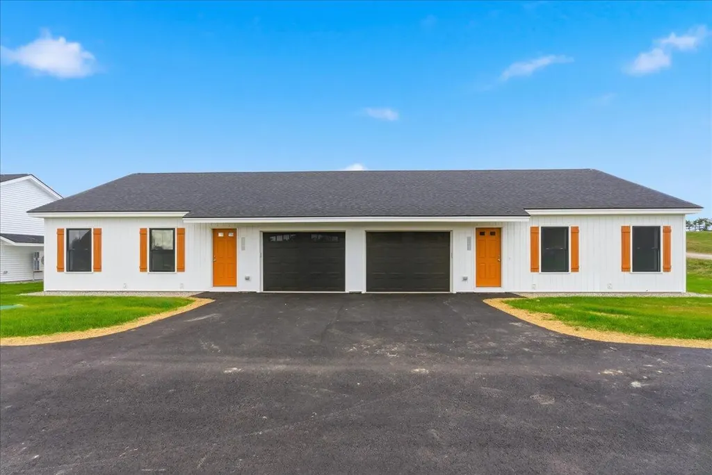 3 Freedom Farm Road Auburn ME 04210