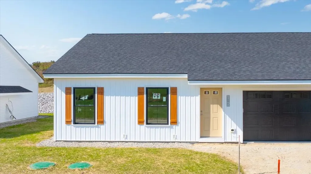 3 Freedom Farm Road Auburn ME 04210