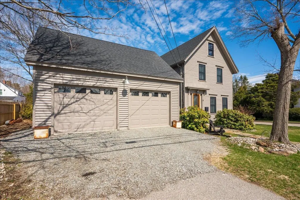 17 Mountain Street Camden ME 04843