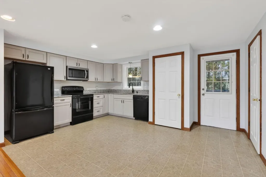 91 Western Avenue Biddeford ME 04005