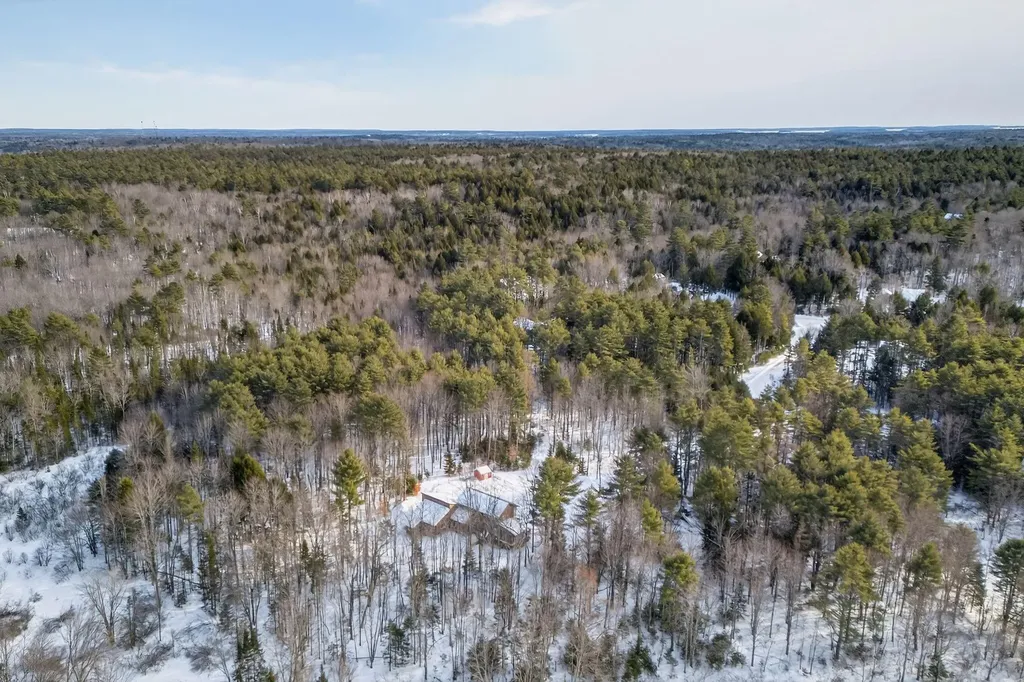 28 Nyasa Lane Brunswick ME 04011