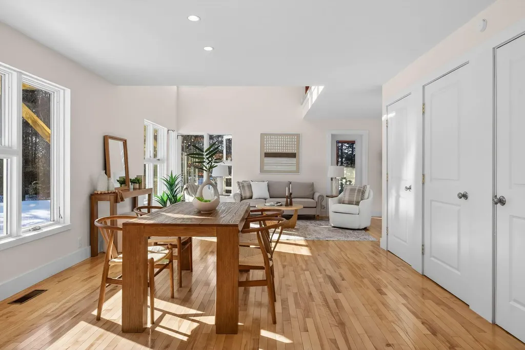 28 Nyasa Lane Brunswick ME 04011