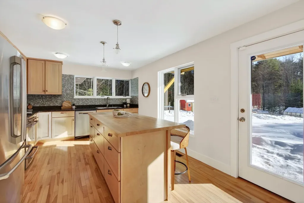 28 Nyasa Lane Brunswick ME 04011
