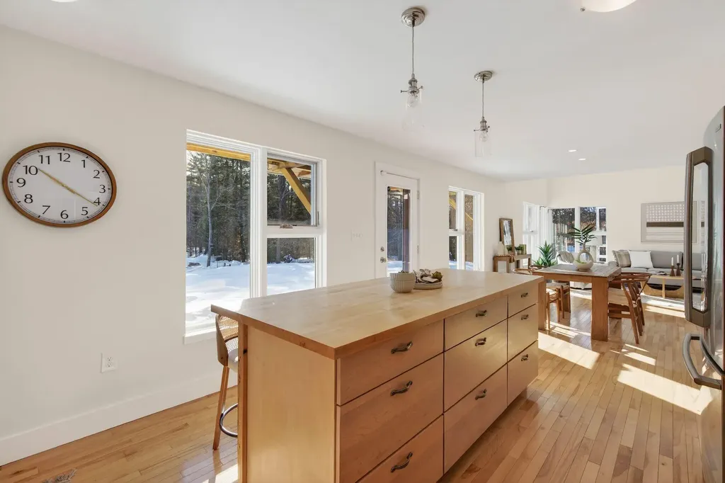 28 Nyasa Lane Brunswick ME 04011