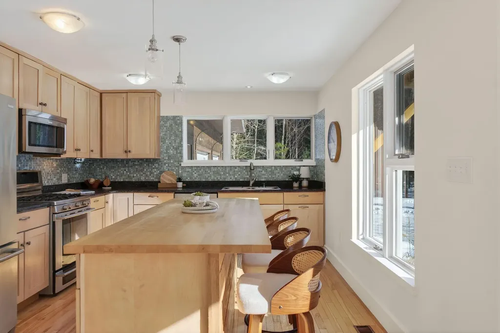 28 Nyasa Lane Brunswick ME 04011