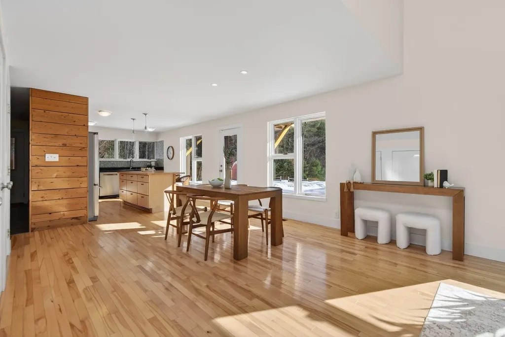 28 Nyasa Lane Brunswick ME 04011