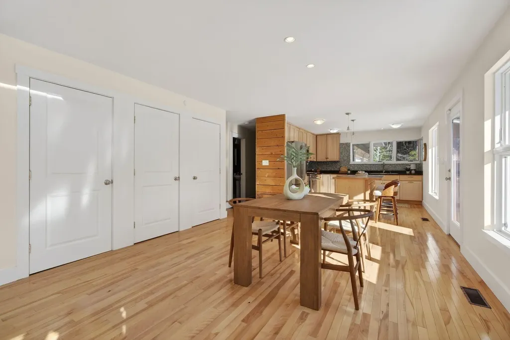 28 Nyasa Lane Brunswick ME 04011