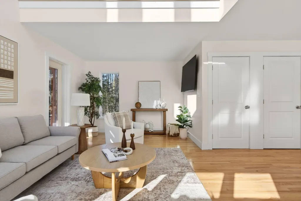 28 Nyasa Lane Brunswick ME 04011