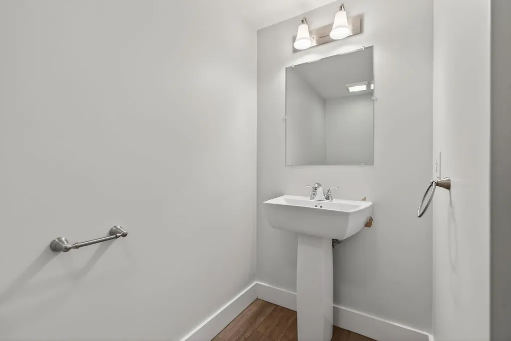 28 Nyasa Lane Brunswick ME 04011