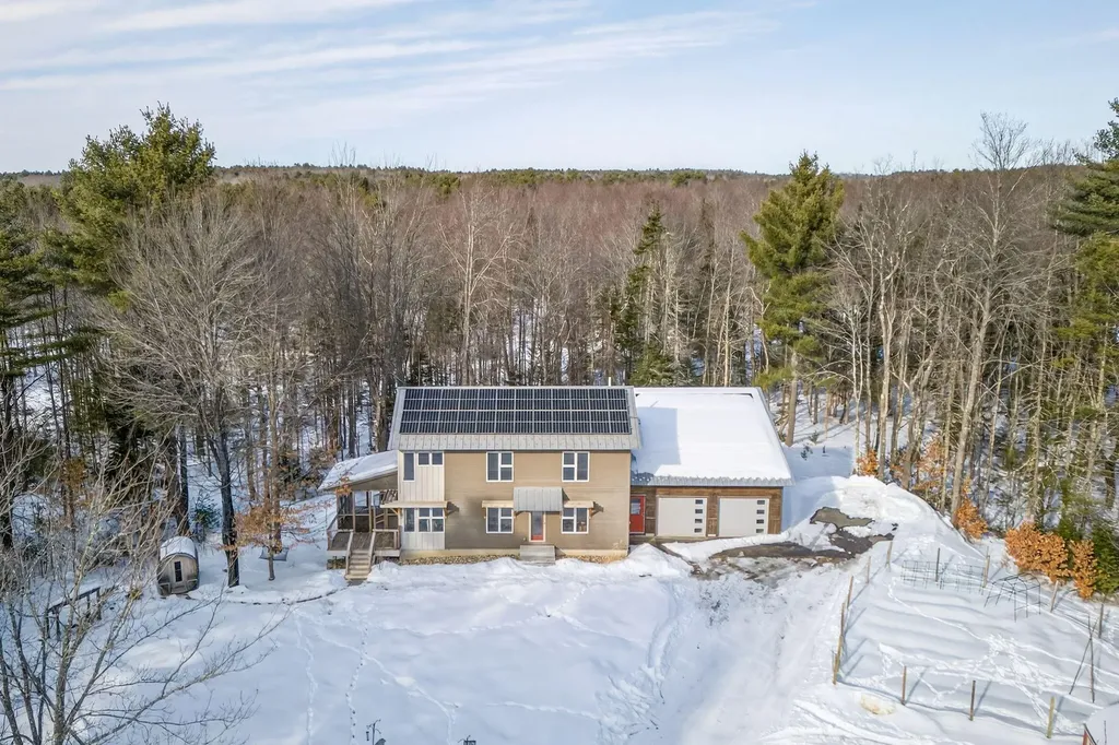 28 Nyasa Lane Brunswick ME 04011