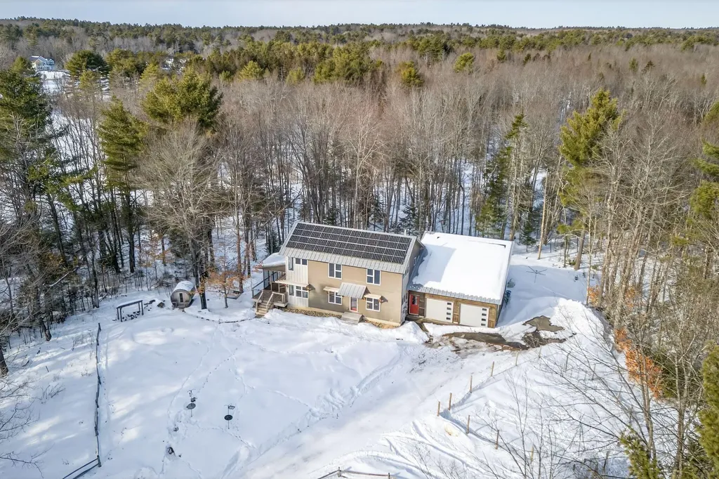 28 Nyasa Lane Brunswick ME 04011