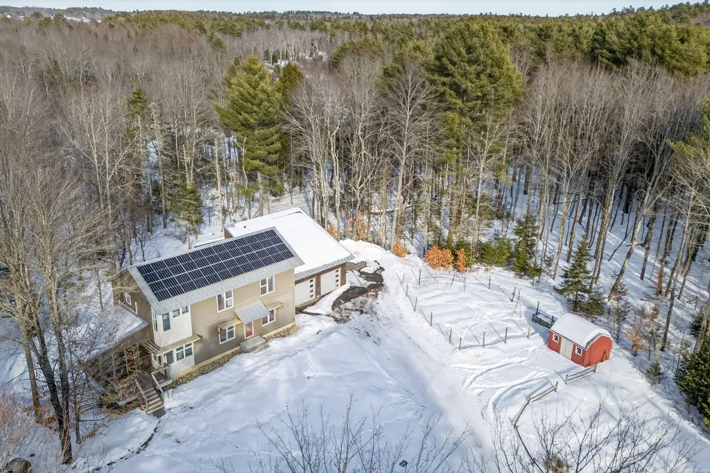 28 Nyasa Lane Brunswick ME 04011