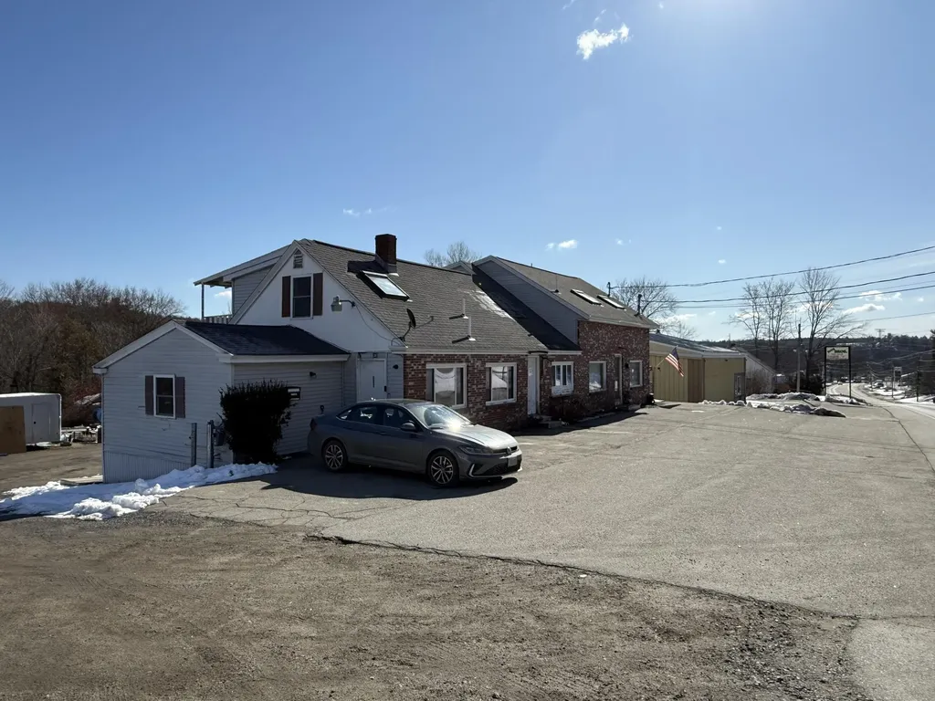 585 Maine Avenue Farmingdale ME 04344