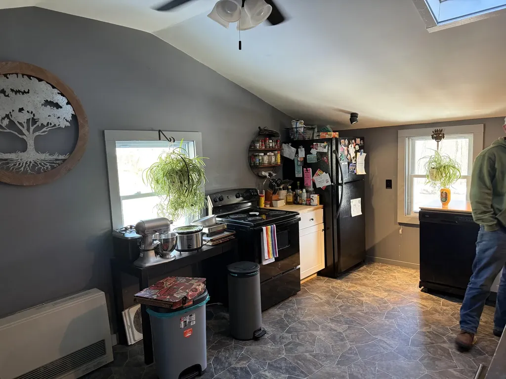 585 Maine Avenue Farmingdale ME 04344