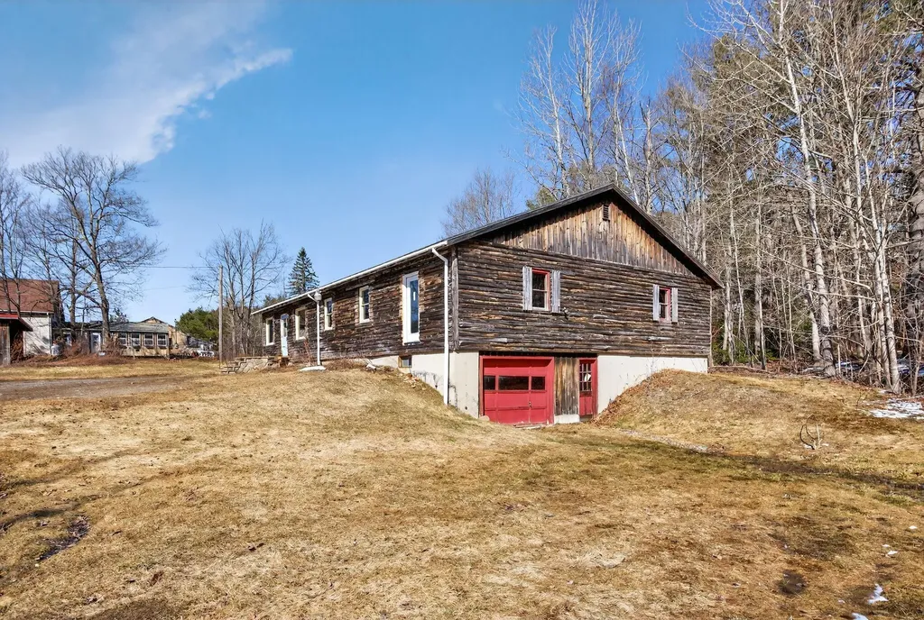 127 Gardiner Road Wiscasset ME 04578