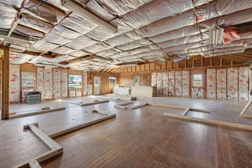 127 Gardiner Road Wiscasset ME 04578