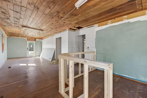 127 Gardiner Road Wiscasset ME 04578