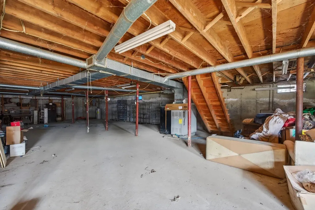 127 Gardiner Road Wiscasset ME 04578