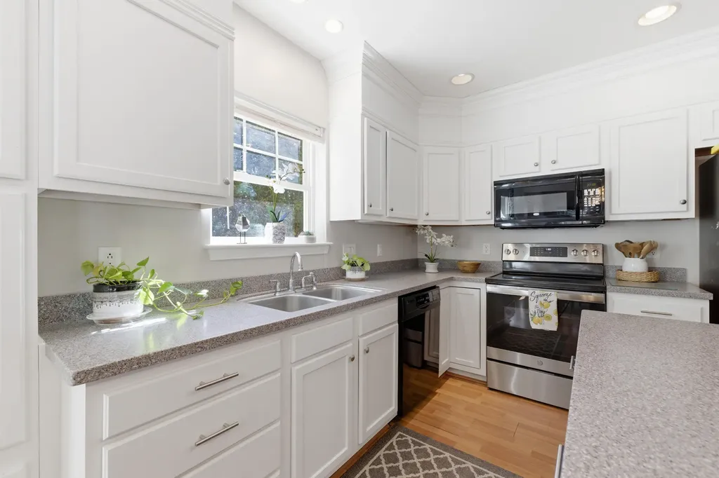 23 Gables Way Old Orchard Beach ME 04064