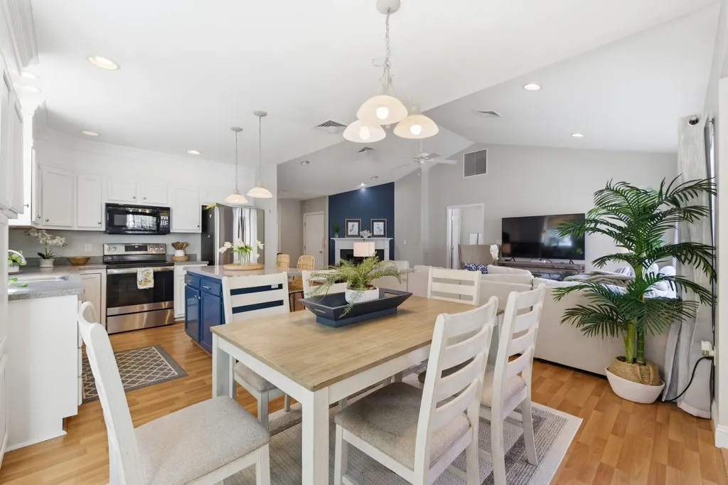 23 Gables Way Old Orchard Beach ME 04064