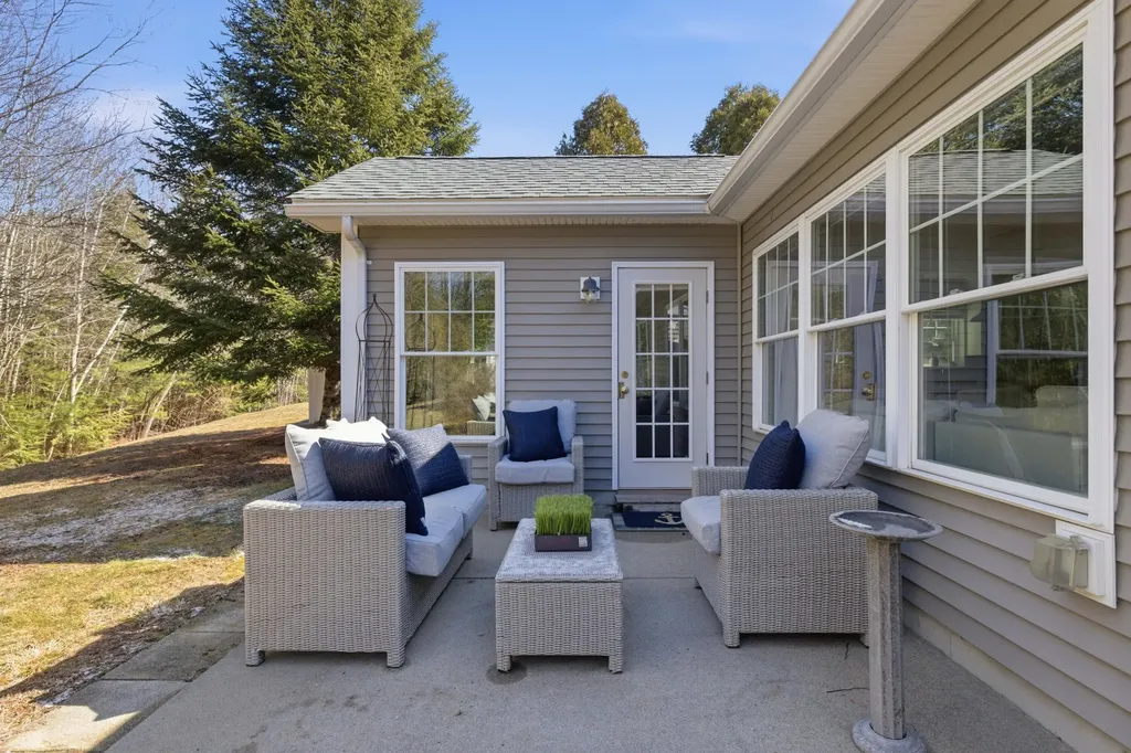 23 Gables Way Old Orchard Beach ME 04064