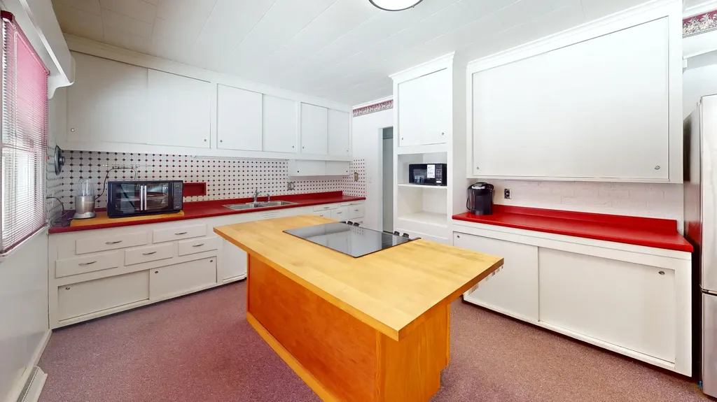 2 Forest Hill Terrace Orono ME 04473