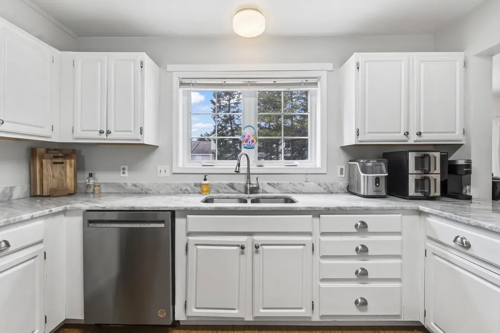 25 Beaver Pond Road Brunswick ME 04011