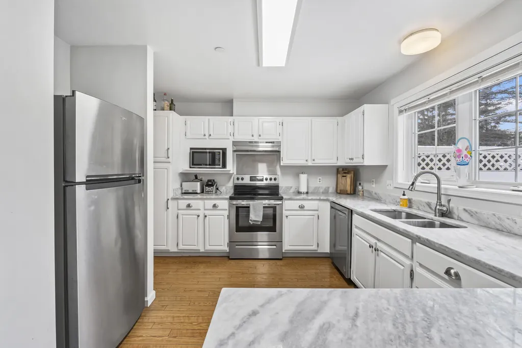25 Beaver Pond Road Brunswick ME 04011