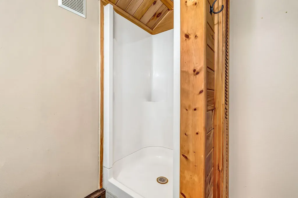 25 Mountain High Drive Orrington ME 04474