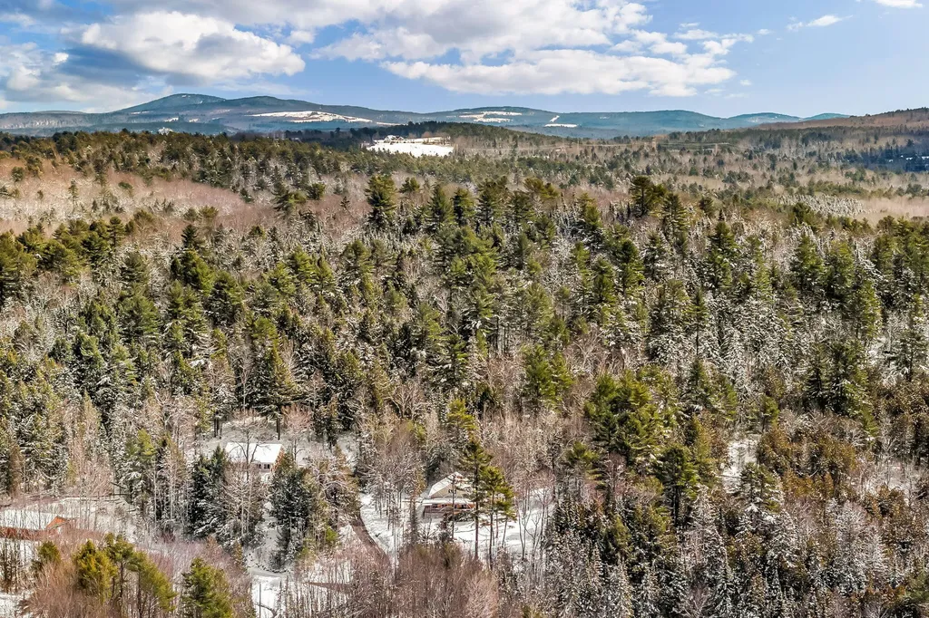 25 Mountain High Drive Orrington ME 04474