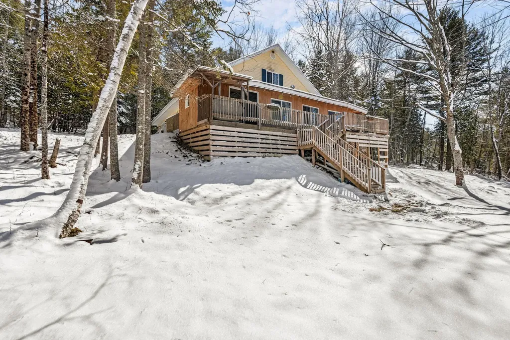25 Mountain High Drive Orrington ME 04474