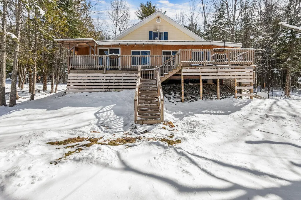 25 Mountain High Drive Orrington ME 04474