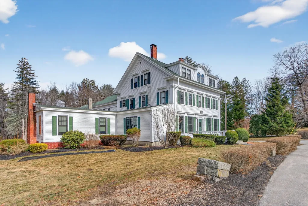 14 Summer Street Kennebunk ME 04043