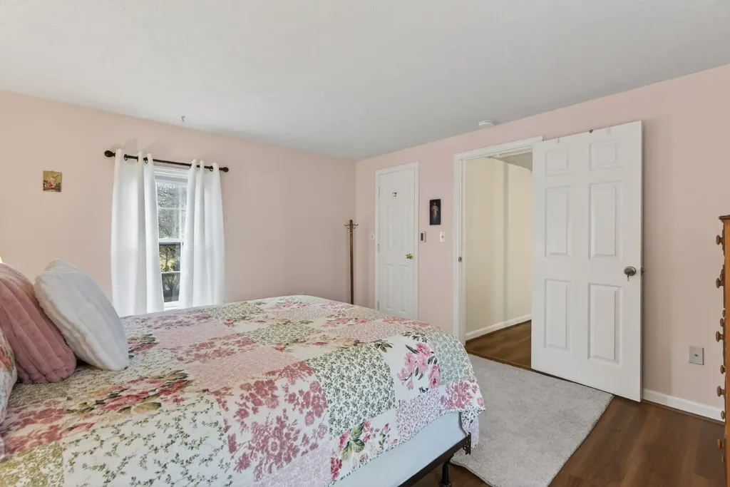 14 Summer Street Kennebunk ME 04043