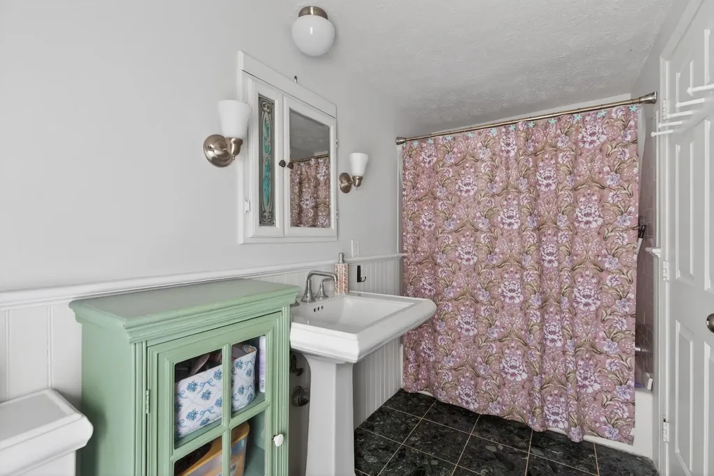 14 Summer Street Kennebunk ME 04043