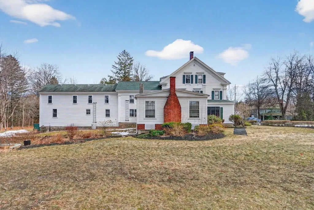 14 Summer Street Kennebunk ME 04043