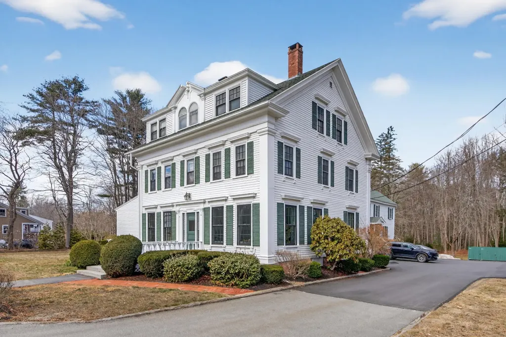 14 Summer Street Kennebunk ME 04043