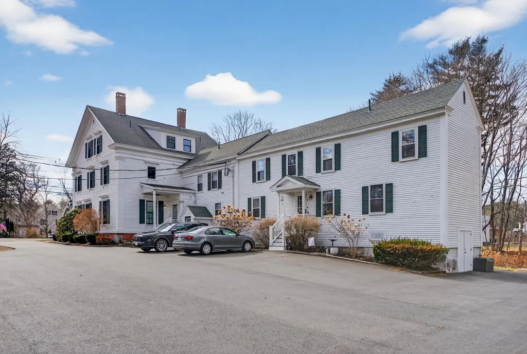 14 Summer Street Kennebunk ME 04043