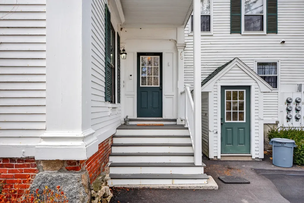 14 Summer Street Kennebunk ME 04043