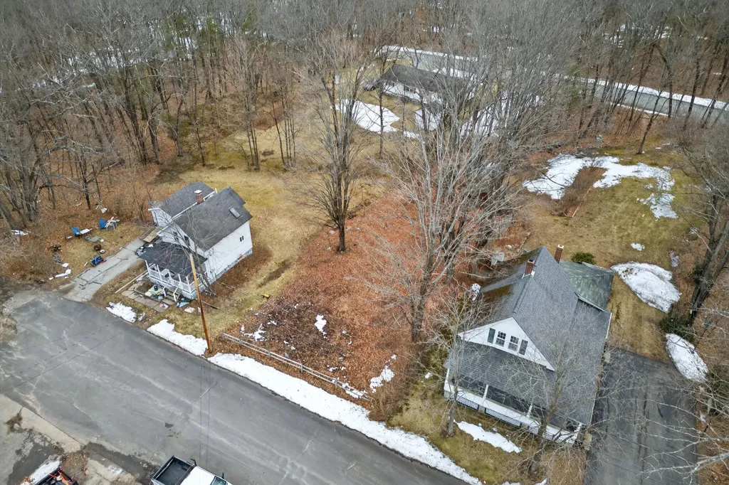 15 Grove Avenue Sanford ME 04073