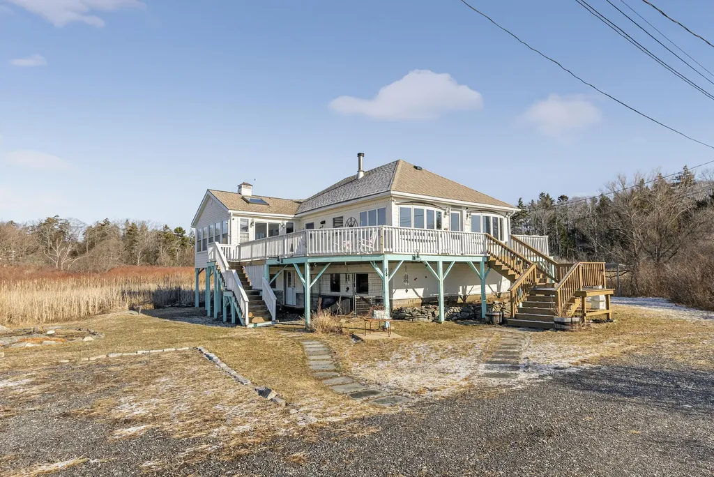 252 Seashore Avenue Portland ME 04108